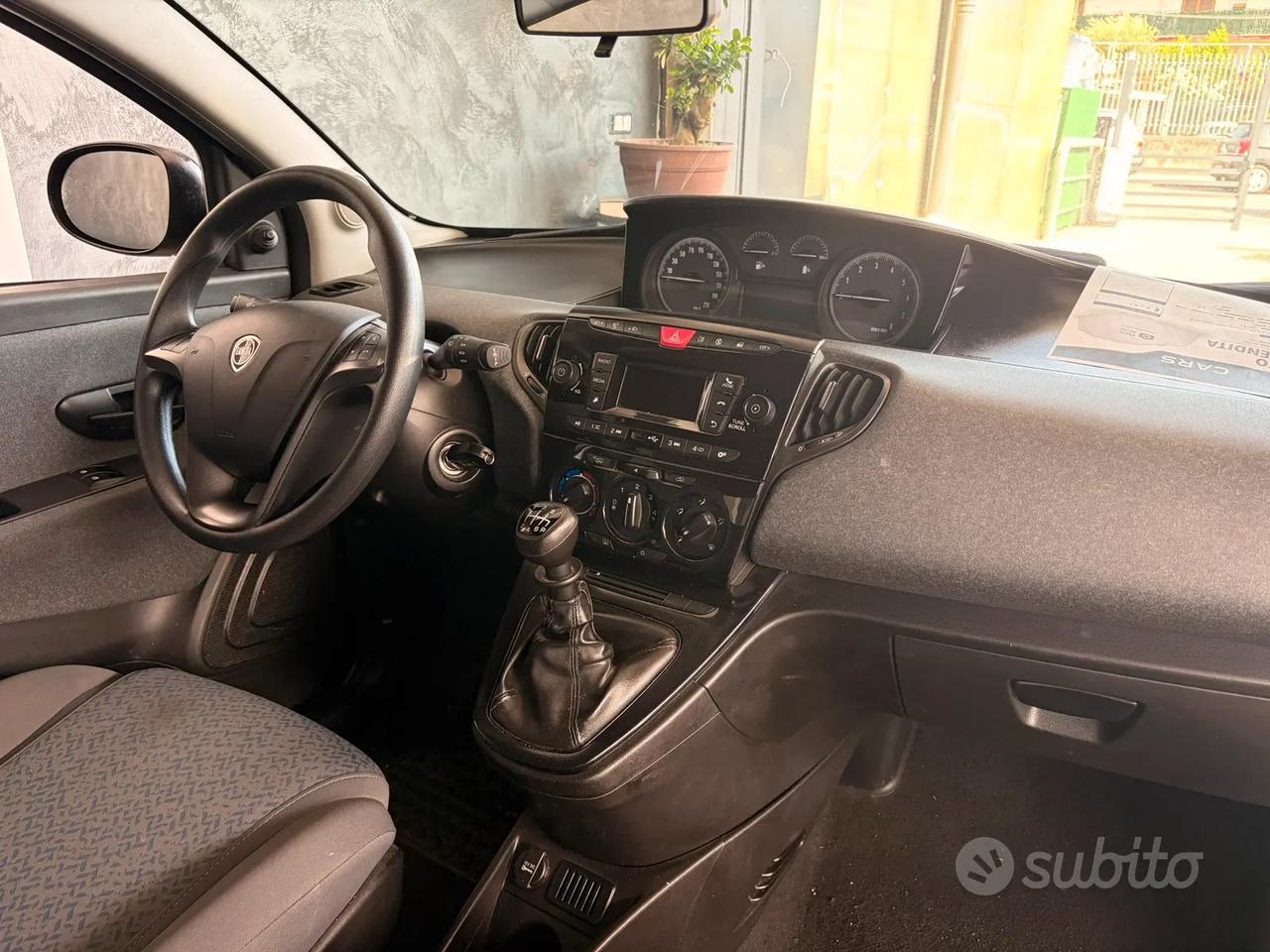 LANCIA YPSILON