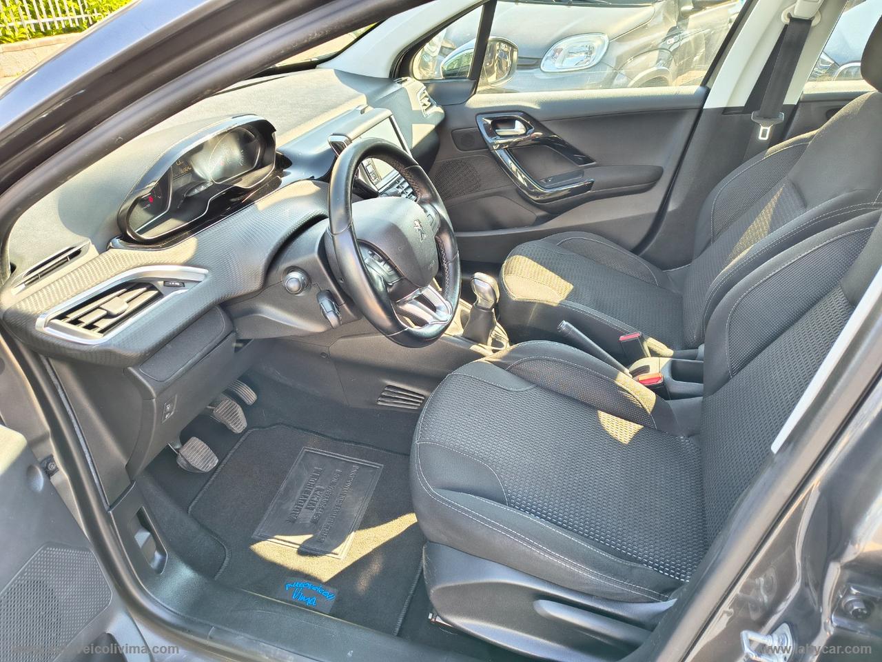 PEUGEOT 208 1.2 82 CV 5p. Allure