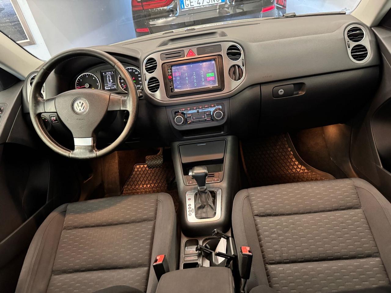 Volkswagen Tiguan 2.0 TDI DPF 4MOTION tiptronic Track & Avenue