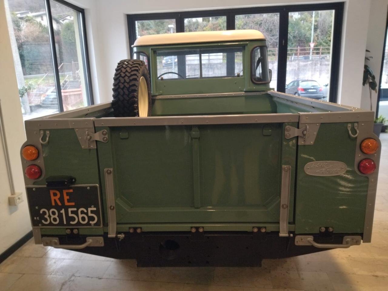 Land Rover Defender PICK-UP COMPLETAMENTE RESTAURATO