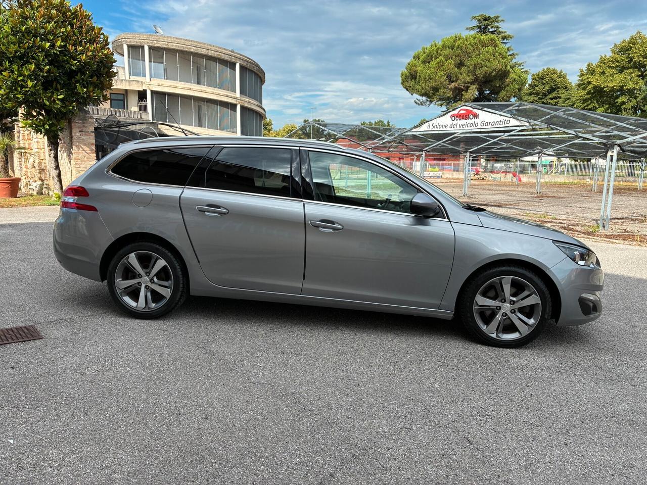 Peugeot 308 BlueHDi 150 S&S SW Allure