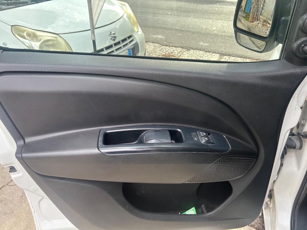 Opel Combo 2.0 CDTi 135CV PL-TN Club N1