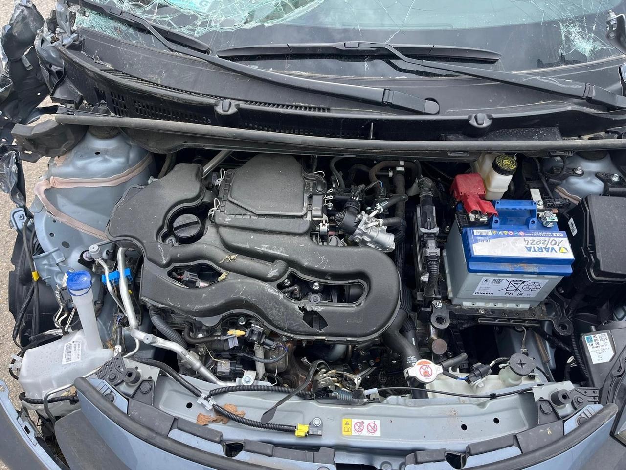 Pacchetto 2 auto incidentate : AYGO X - Hyundai I10