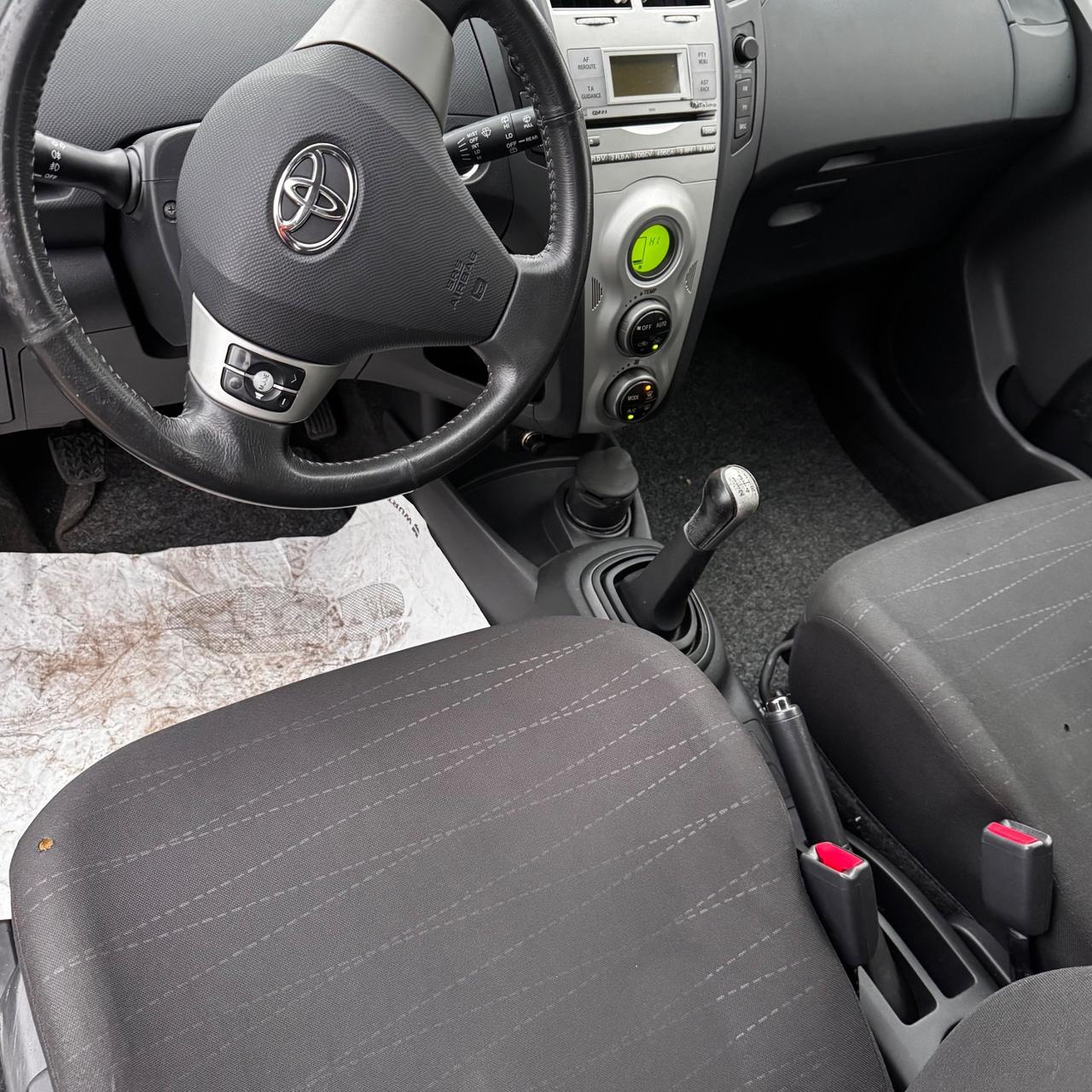 Toyota Yaris 1.0 3 porte Sol