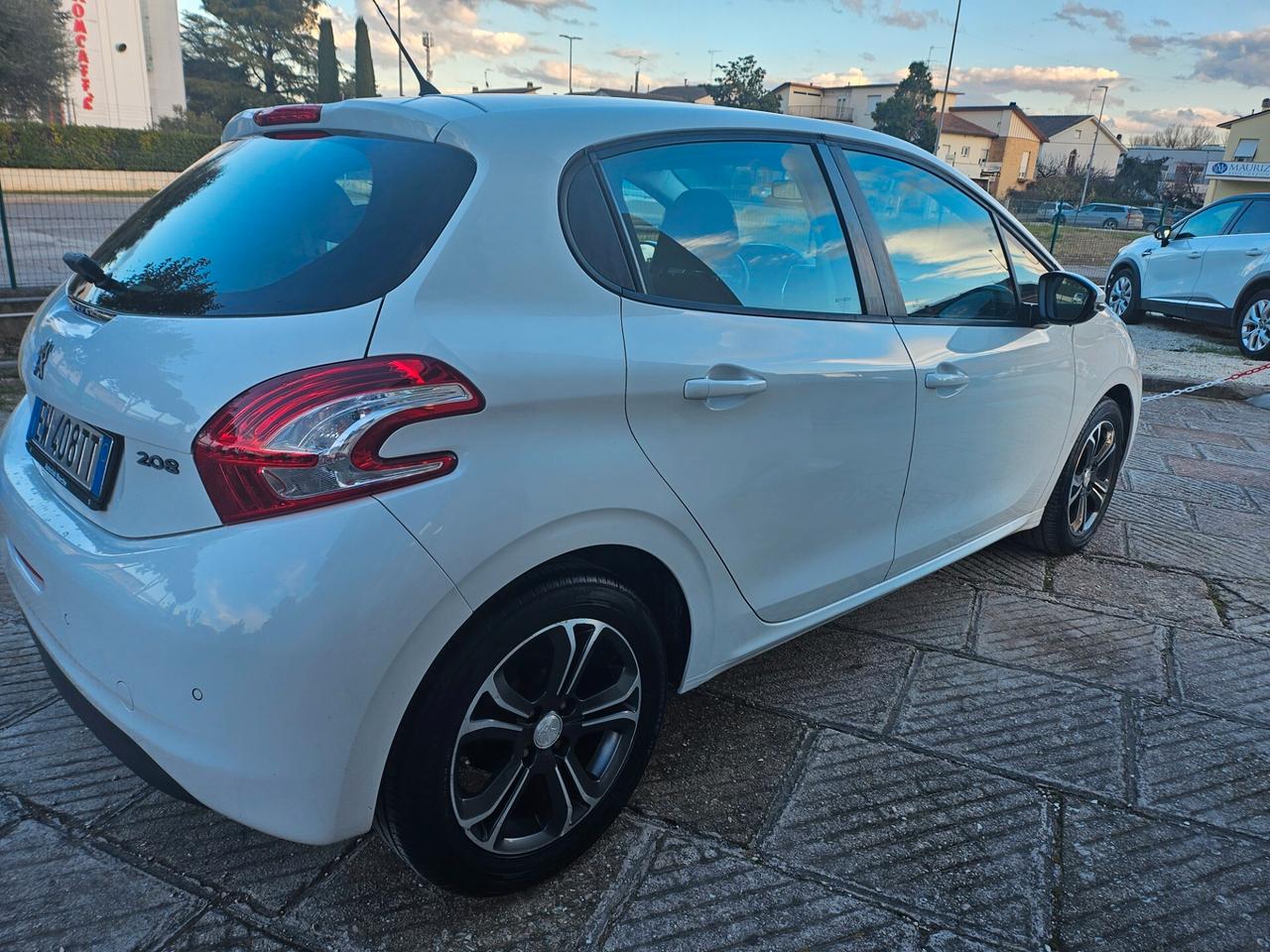 Peugeot 208 1.4 HDi 68 CV 5 porte Active