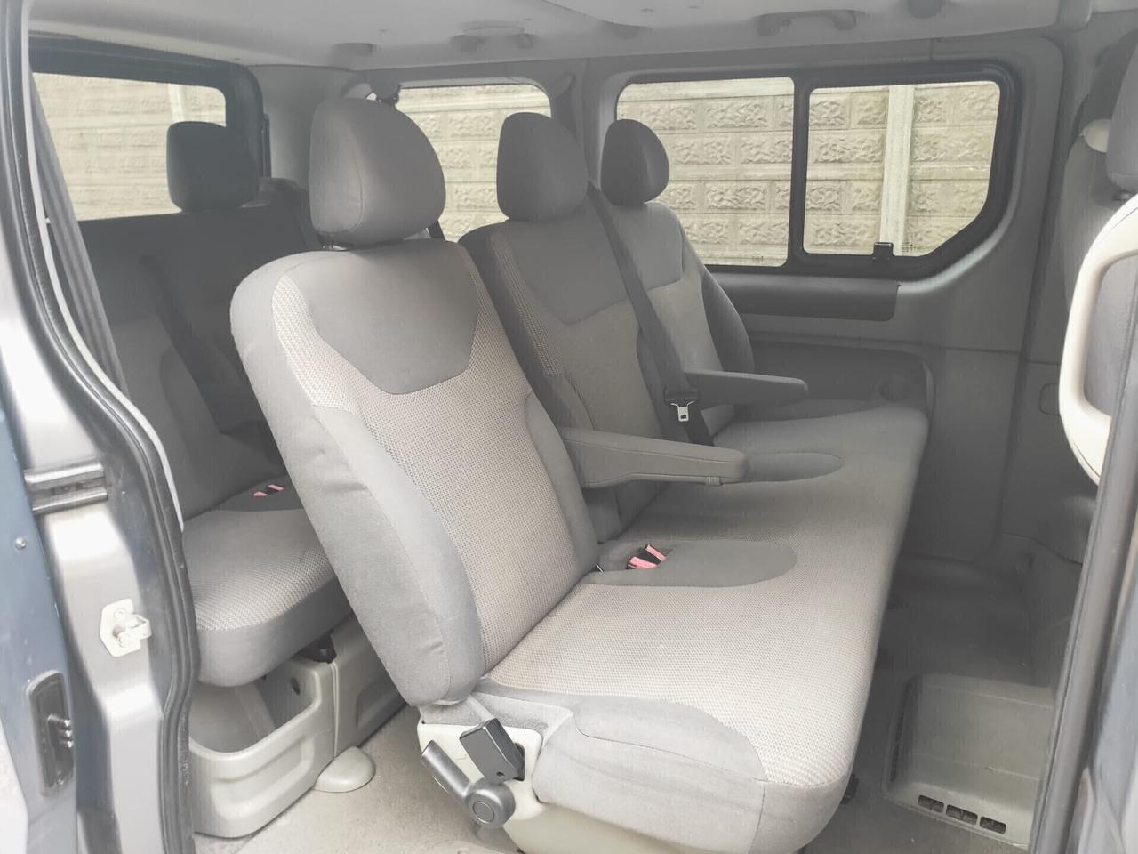 Opel Vivaro Tour Cosmo 2012