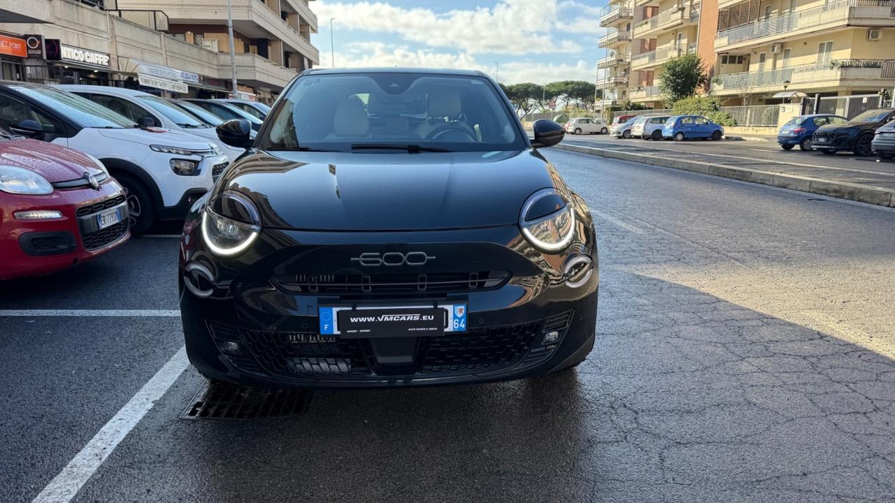Fiat 600 Hybrid 110 CV DCT MHEV La Prima LED NAVI KAMERA PELLE PDC CERCHI 18 SEDILI ELETTRICI RISCALDATI