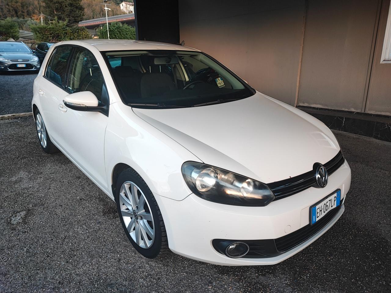 Volkswagen Golf 1.6 TDI DPF DSG 3p. Highline