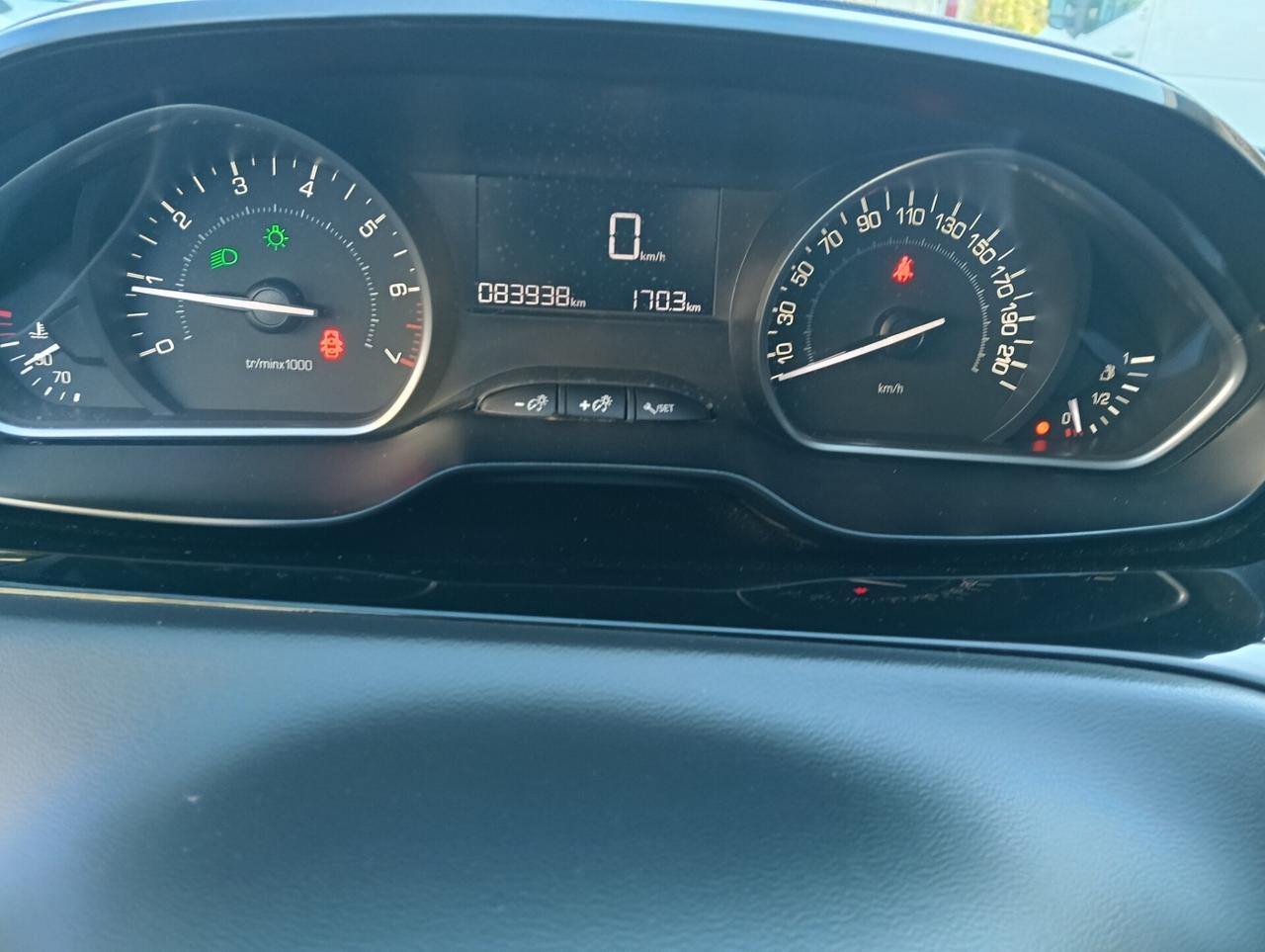 Peugeot 208 PureTech 82 5 porte Allure