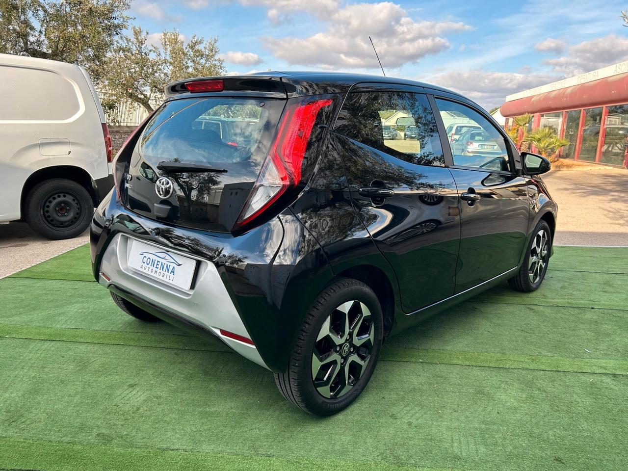 Toyota Aygo Connect 1.0 VVT-i 72 CV 5 porte x-fun