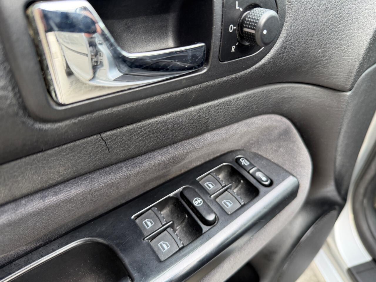 VW GOLF 1.6 BENZINA EURO4 UNI PROP NEOPATENTATI