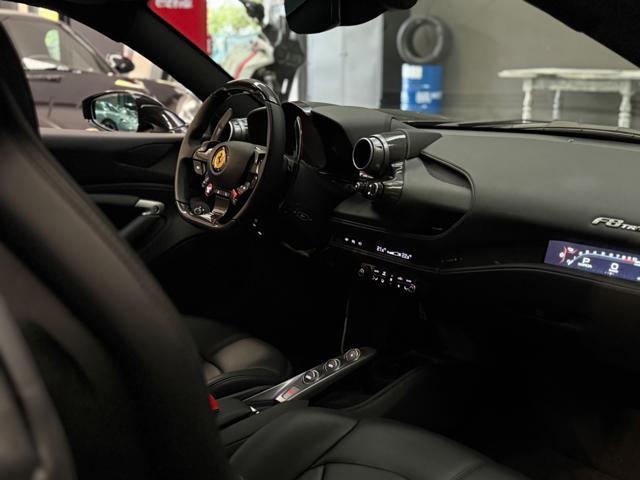 FERRARI F8 Tributo *CERCHIONI IN CARBONIO*