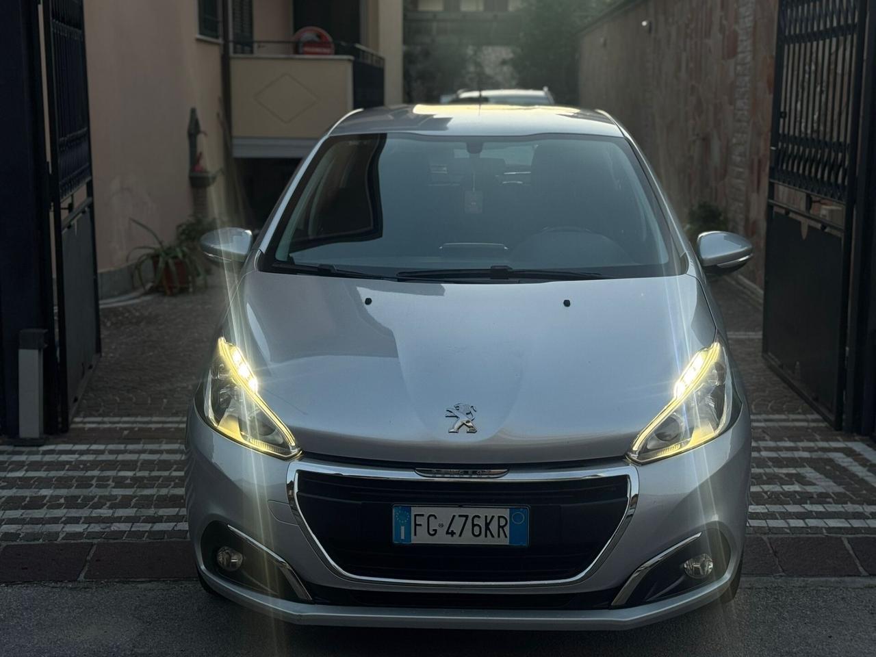 Peugeot 208 PureTech 82 5p. GPL Allure