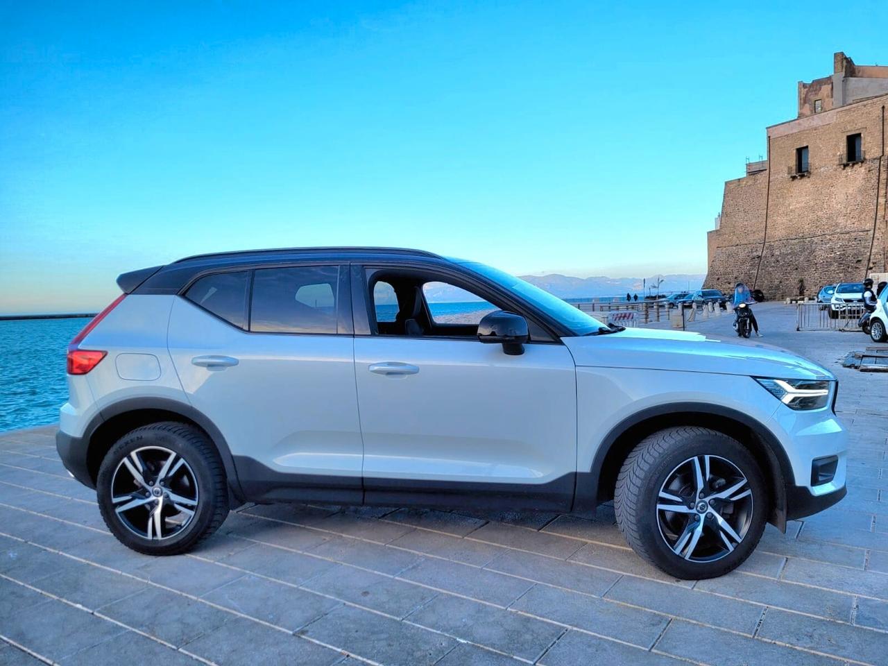 Volvo xc-40 2.0 d3 150cv awd r-design