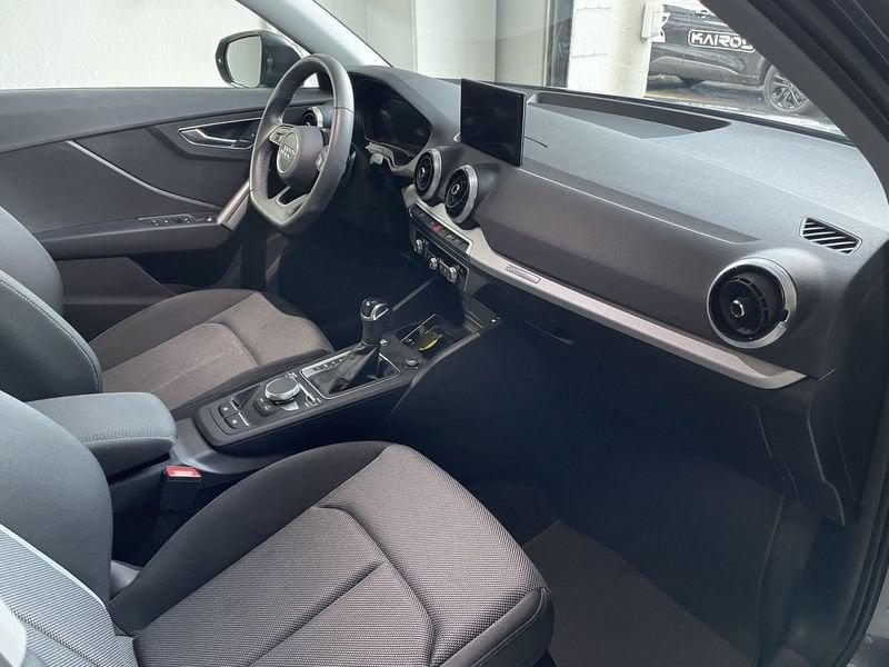 Audi Q2 Q2 35 TFSI S tronic Identity Black