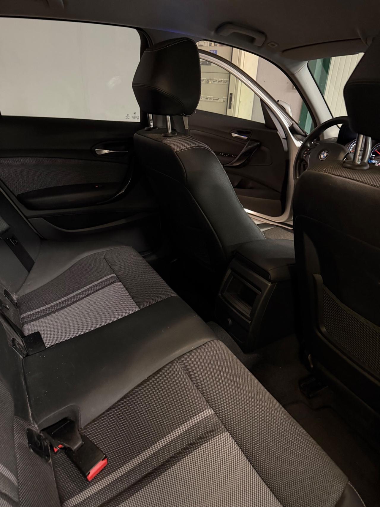 Bmw 116d 5p. URBAN EU6B INTROVABILE KMCERT GARANZ UNICOPR