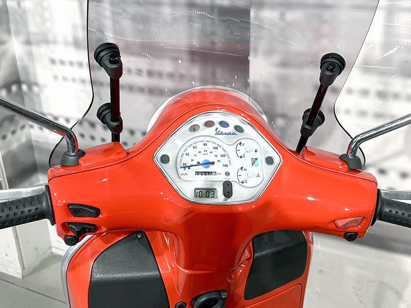 Piaggio Vespa GTS 250