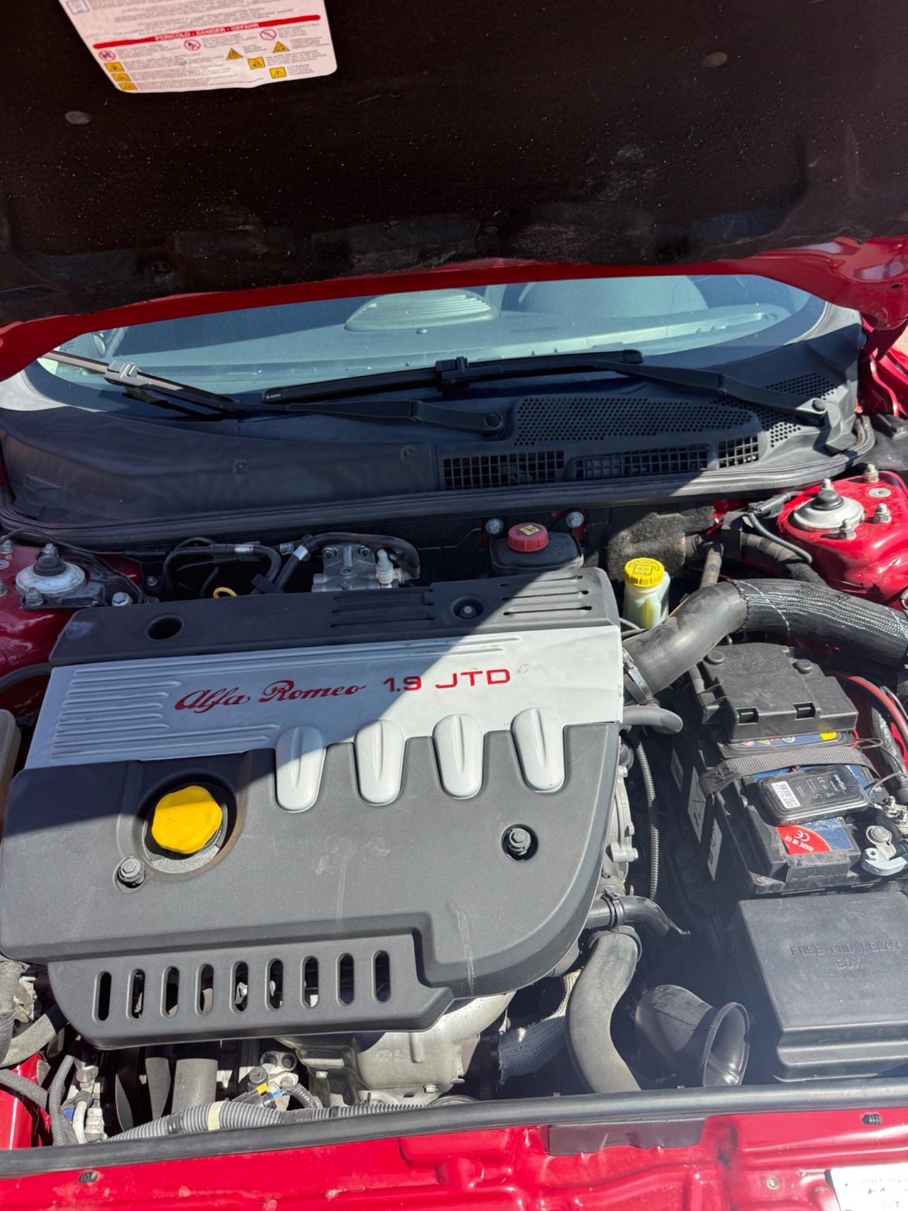 Alfa Romeo 147 1.9 JTD (120)