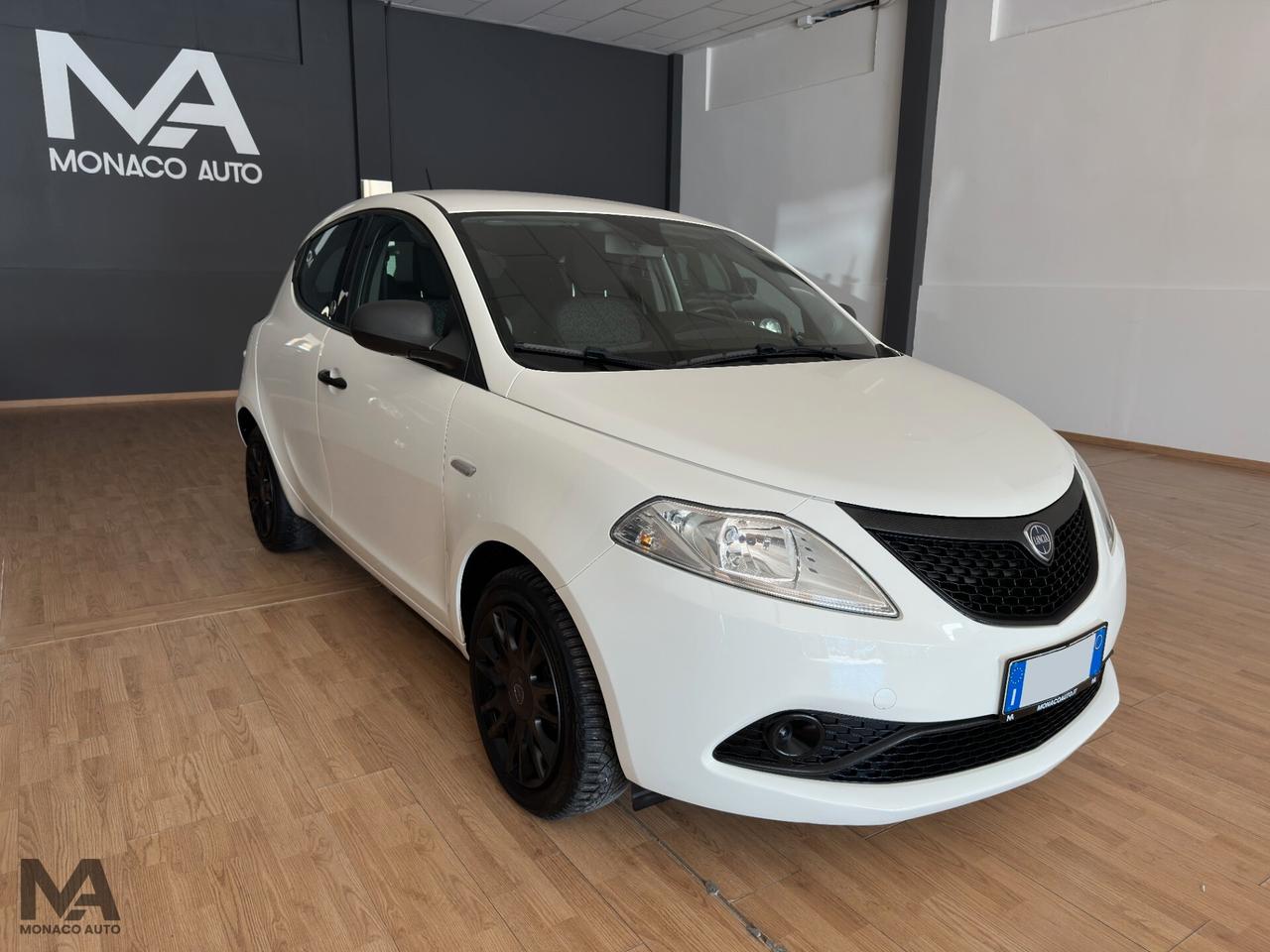 Lancia Ypsilon 1.0 FireFly Hybrid 70CV 2020