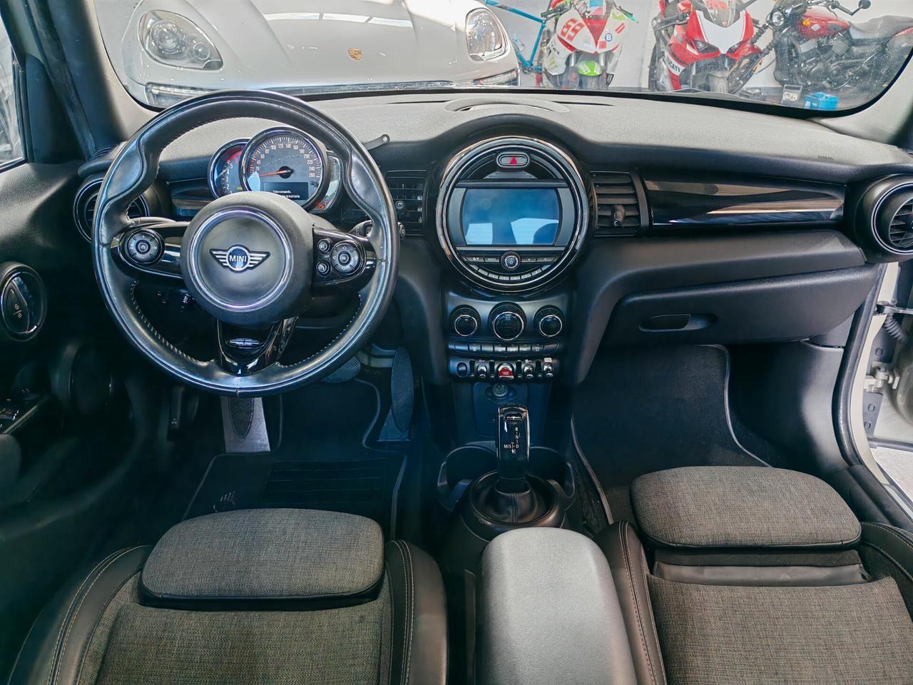 Mini Cooper D 116 cv Auto