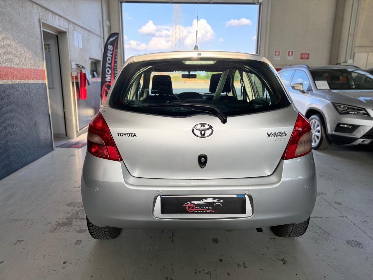Toyota Yaris 1.0 5 porte Now NEOPATENTATI
