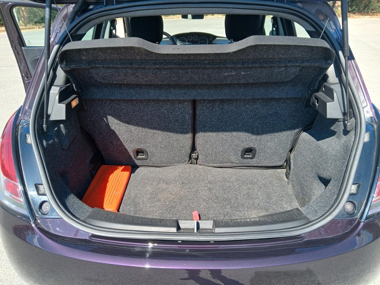 Lancia Ypsilon Silver