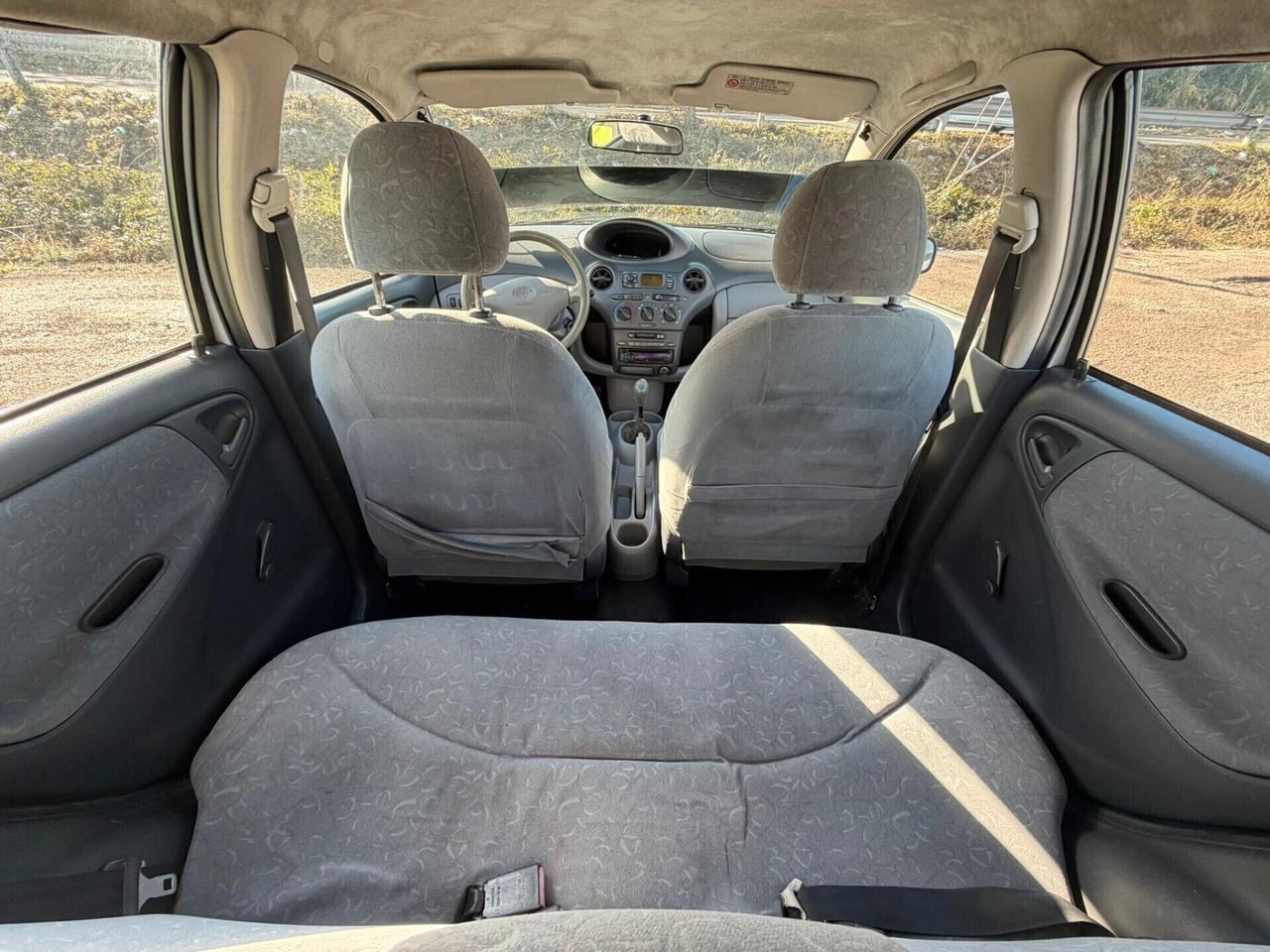 Toyota Yaris 1.0i 16V cat 5 porte Sol