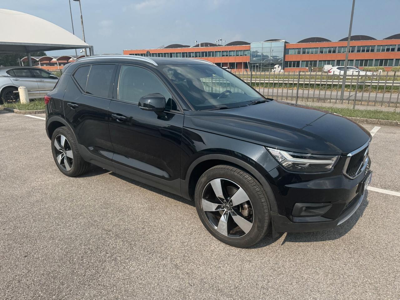 Volvo XC40 D4 AWD Momentum Pro 2.0 TDCi 190CV S&S