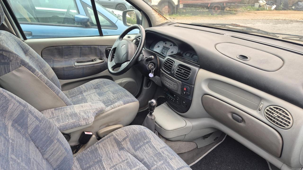 Renault Megane Scénic Evol. 1.9 dCi cat RX4 Dynamique