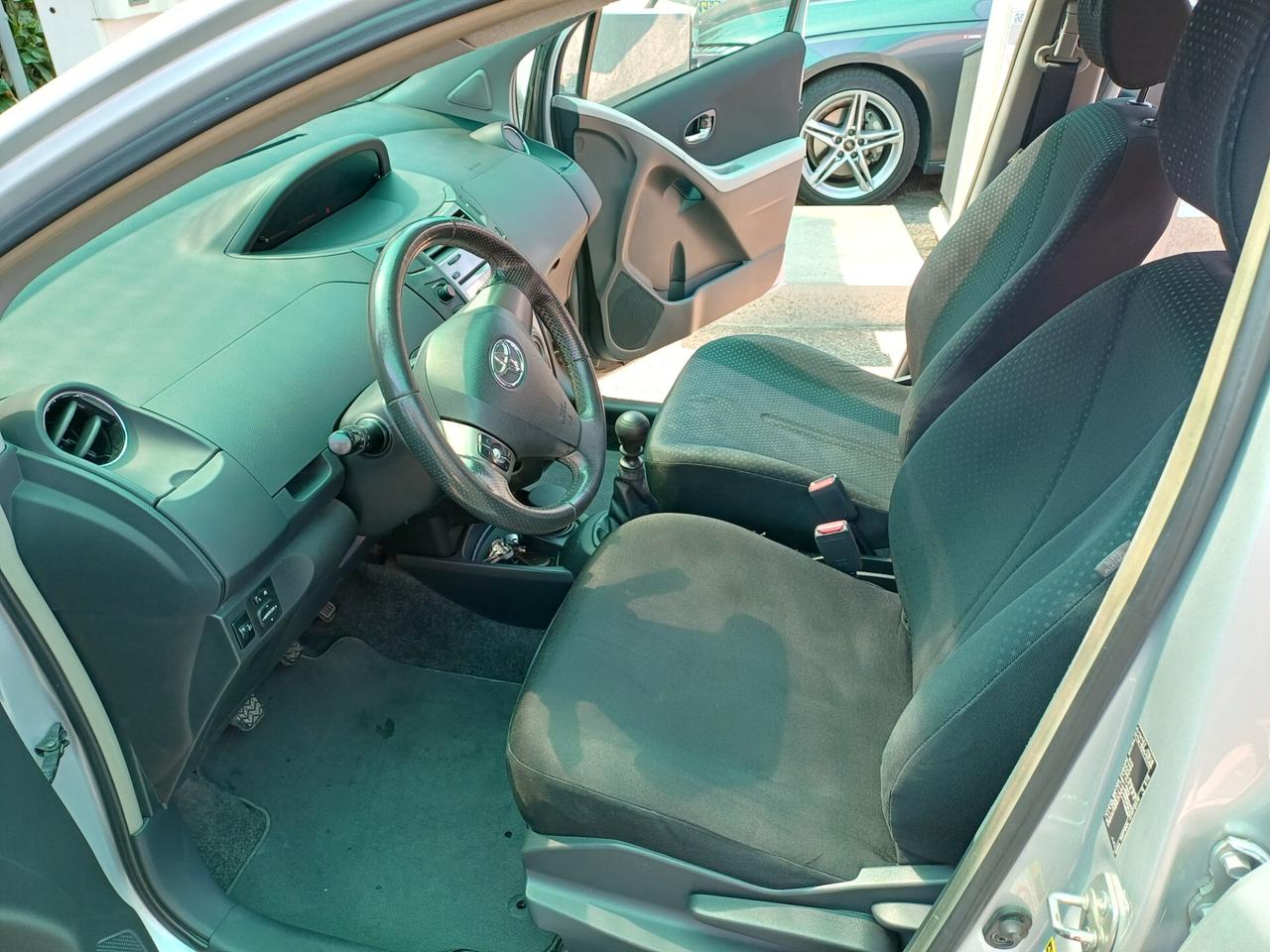 Toyota Yaris 1.3 5 porte Sol