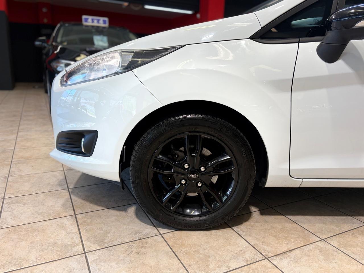 Ford Fiesta 1.0 82CV 5 porte Black & White Edition