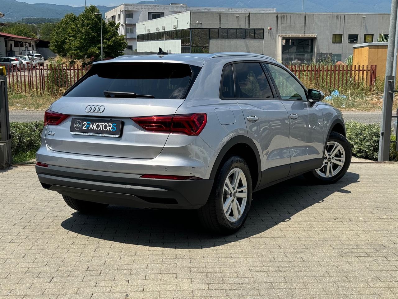 Audi Q3 45 1.4 tfsi e Business s-tronic