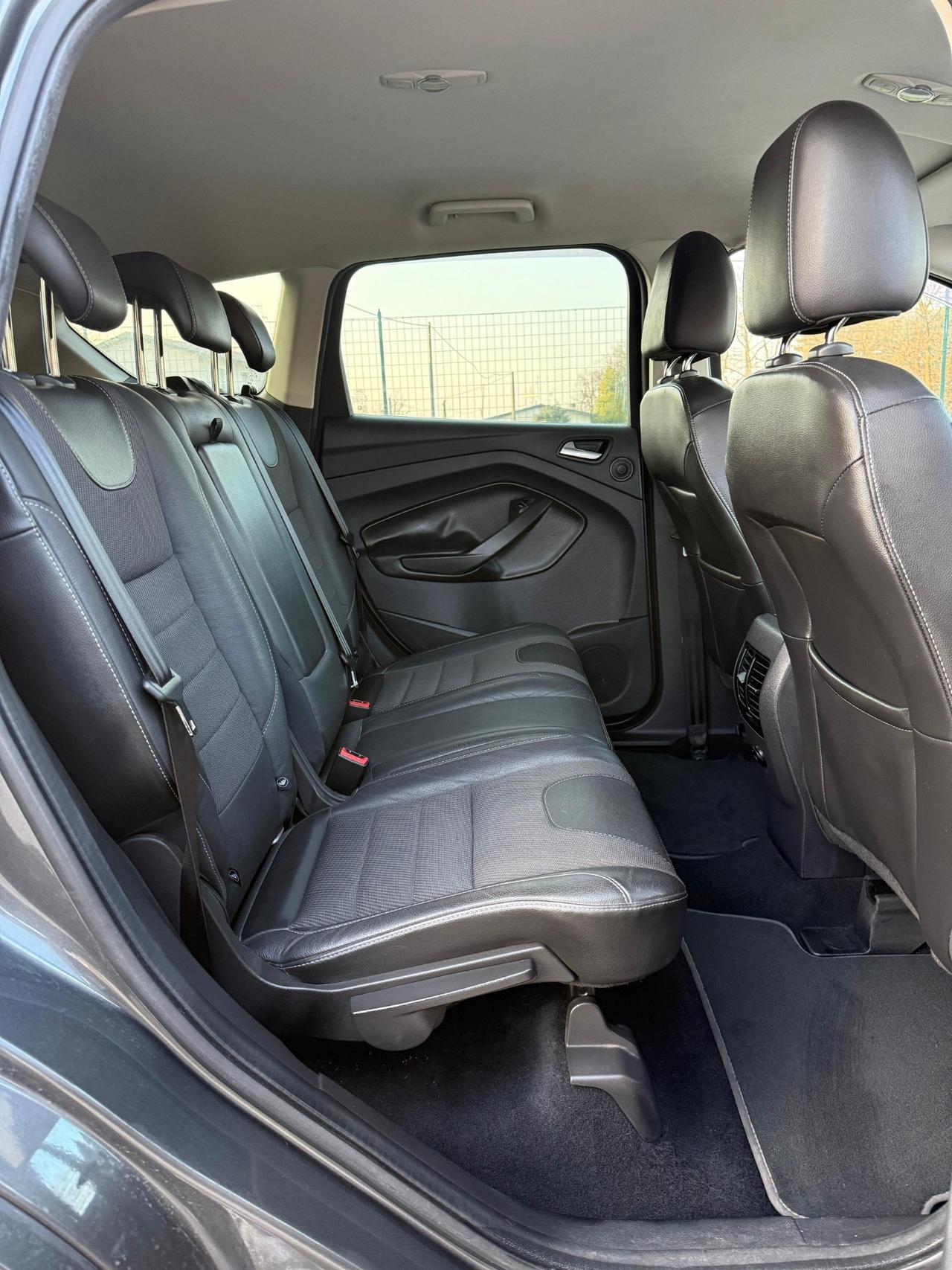 Ford Kuga 2.0 TDCI 150 CV S&S 4WD Powershift Vignale