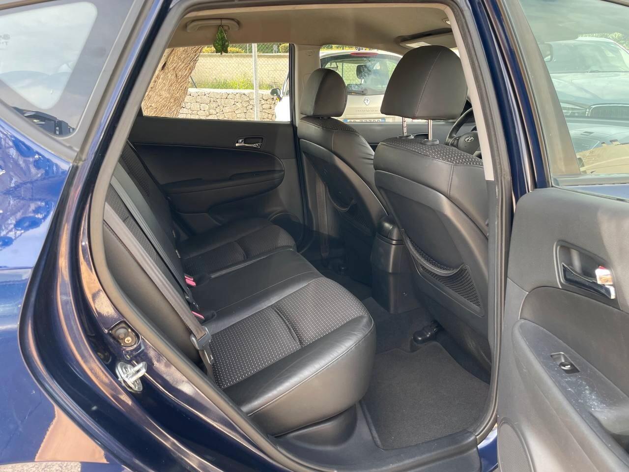 HYUNDAI i30 1.6 CRDI - 2008