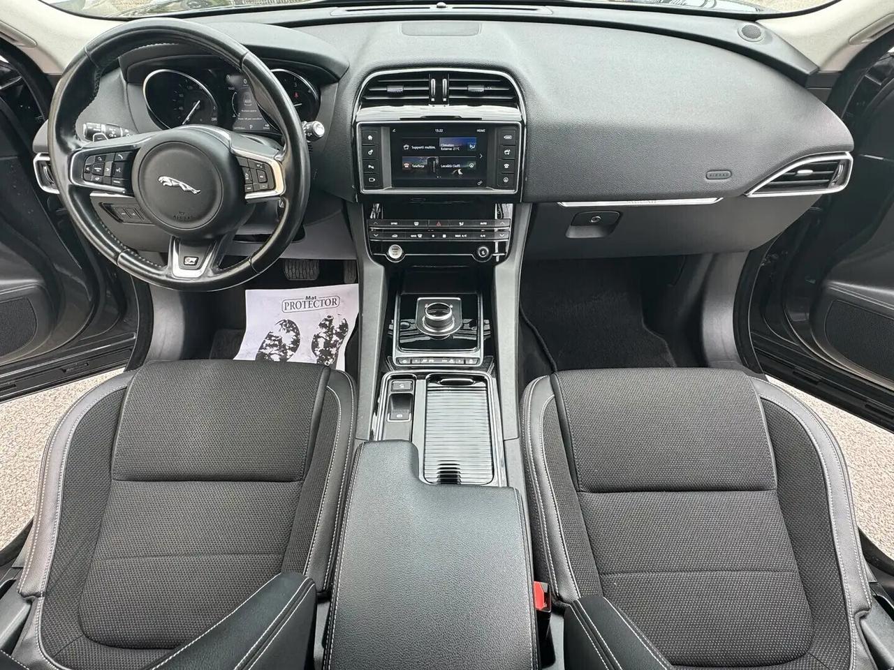 Jaguar F-Pace 2.0 D 180 CV aut. i4 R-Sport Black Design Ediction awd