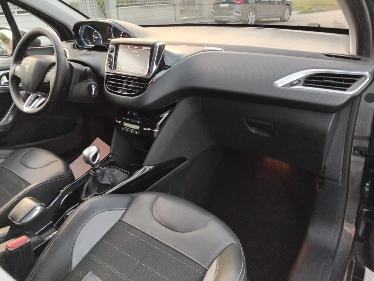 Peugeot 2008 1.6 Blue-HDi 120 cv Allure my 17