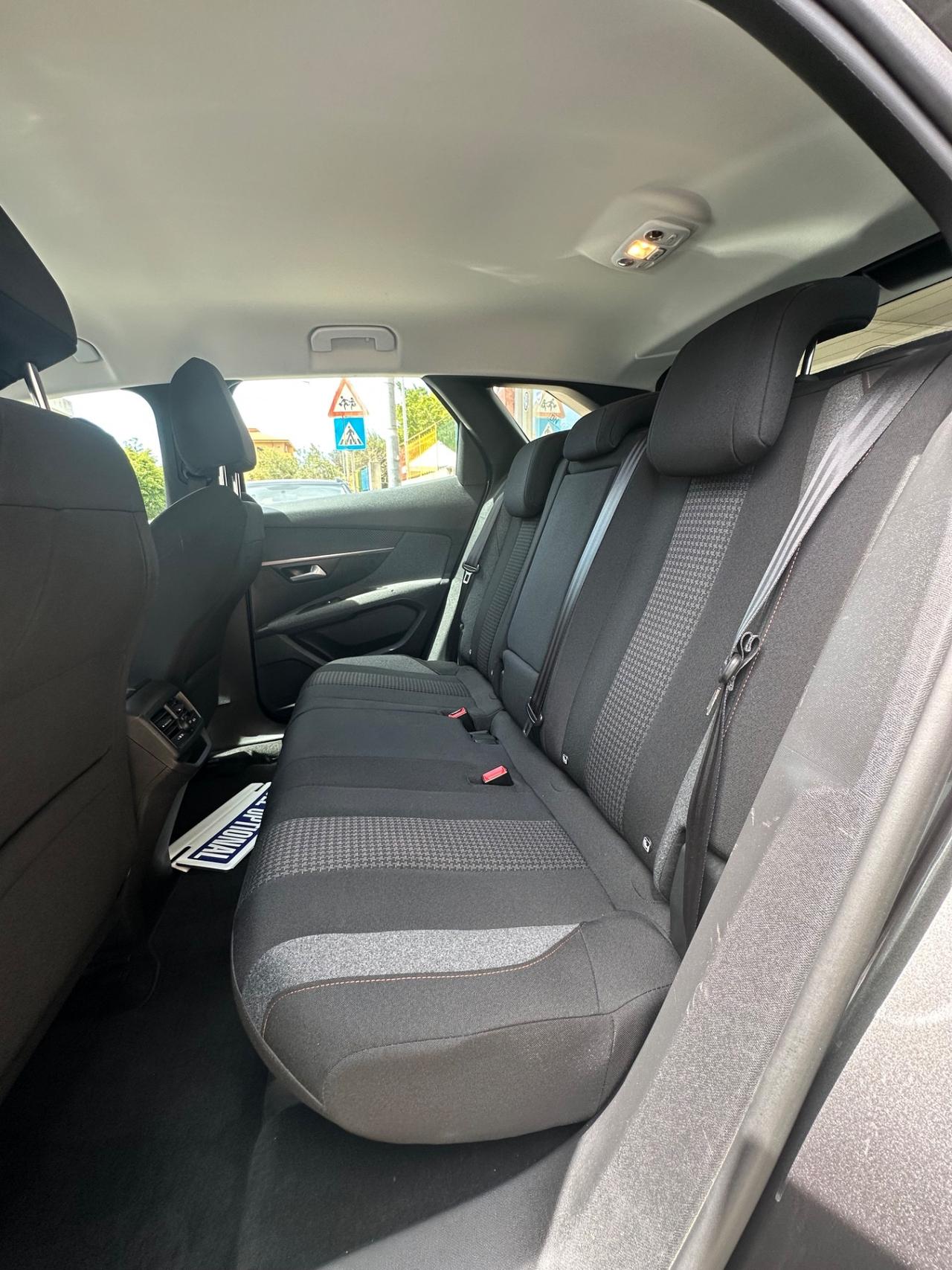 Peugeot 3008 BlueHDi 130 S&S Allure