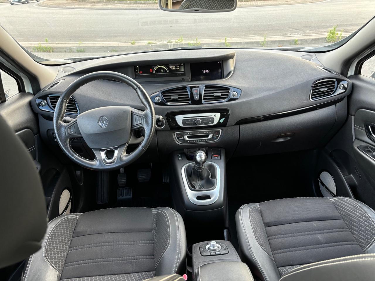 Renault Scenic Scénic XMod dCi 110 CV EDC Bose