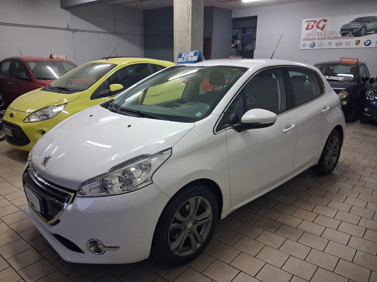 Peugeot 208 1.4 HDi 68 CV 5 porte Allure 2015 unic