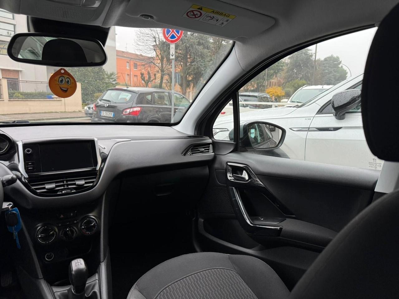 PEUGEOT 208 PureTech 82 5p ALLURE NEOPAT