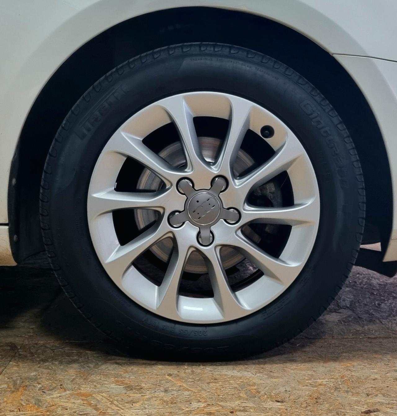 VOLKSWAGEN GOLF 1.6 TDI 105CV COMFORTLINE