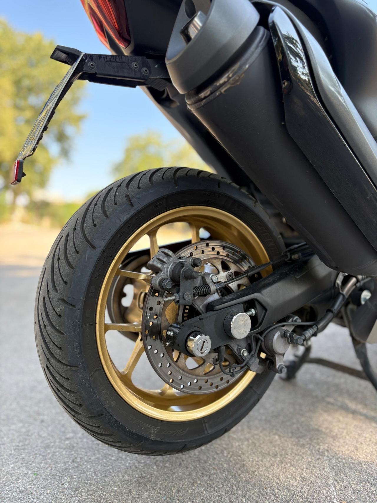 Yamaha T Max 560 cc Tech Max SUPER ACCESSORIATO