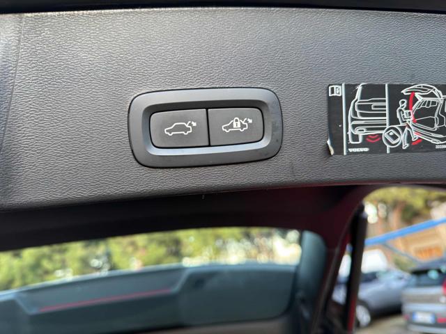 VOLVO XC40 T4 Recharge Plug-in Hybrid Inscription