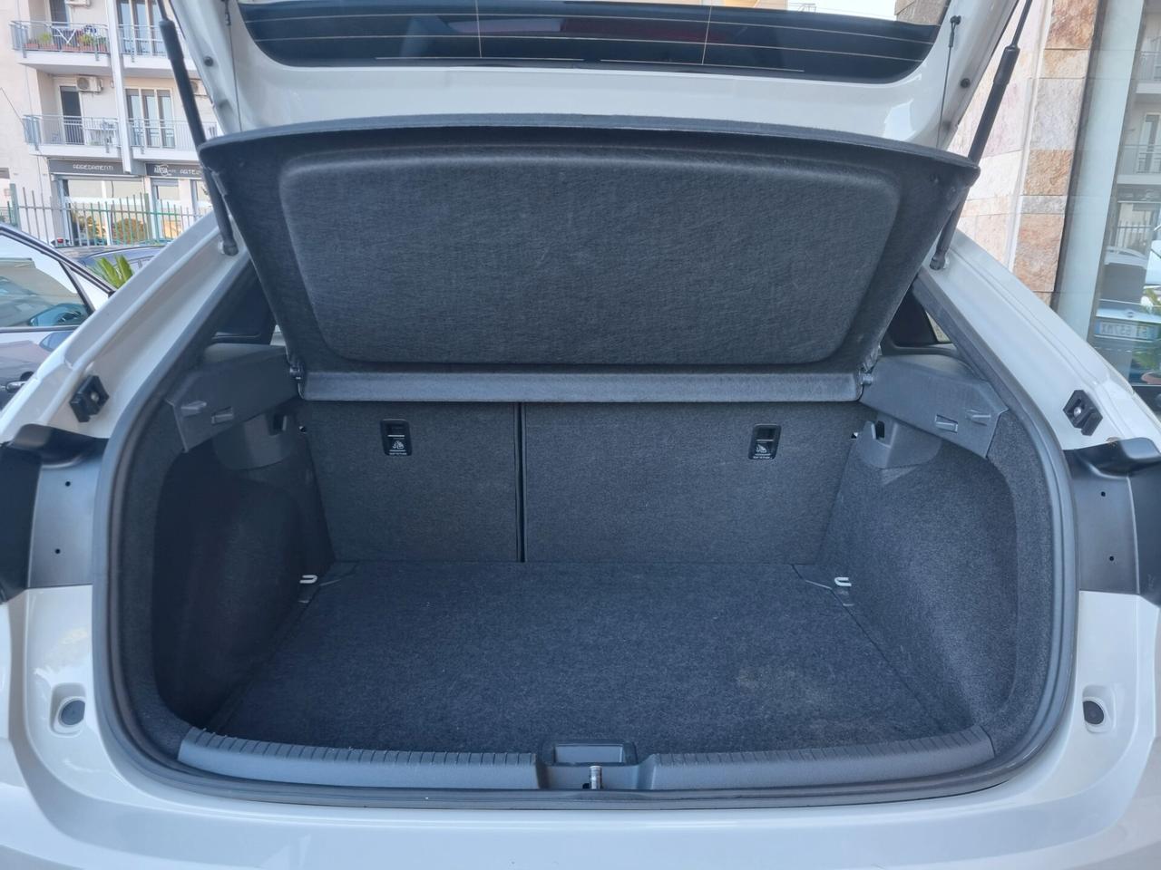 Volkswagen Taigo 1.0 TSI 110CV DSG R-Line