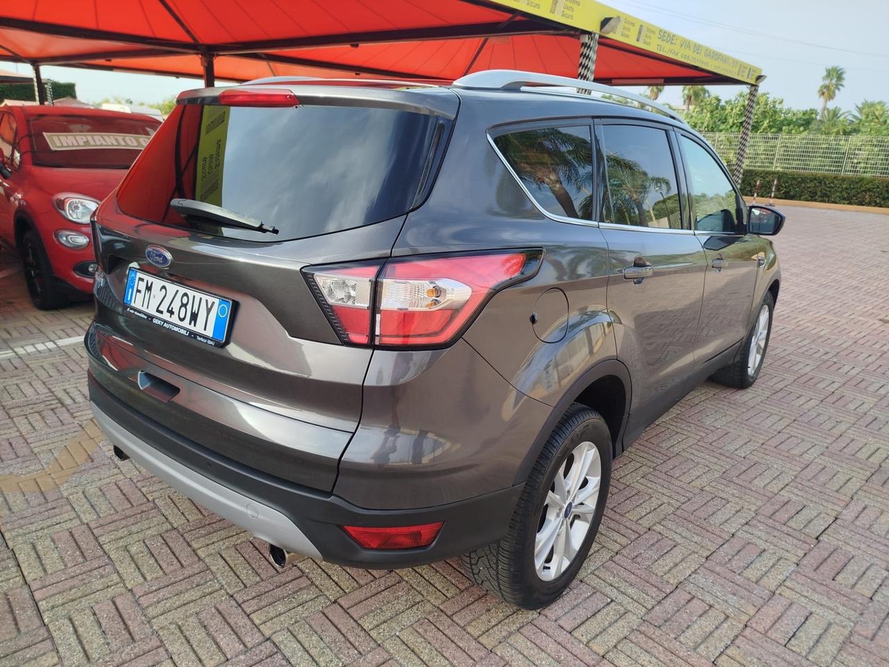 Ford Kuga 1.5 TDCI 120 CV S&S 2WD Powershift ST-Line