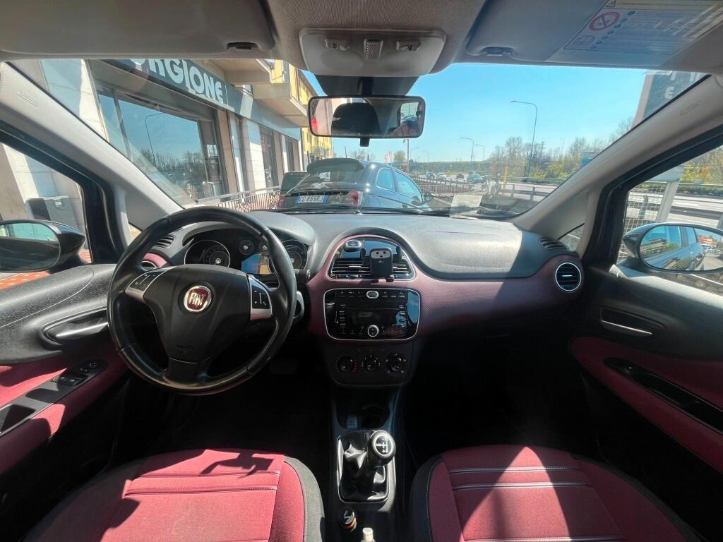 Fiat Punto 1.4 5 porte cambio manuale e automatico