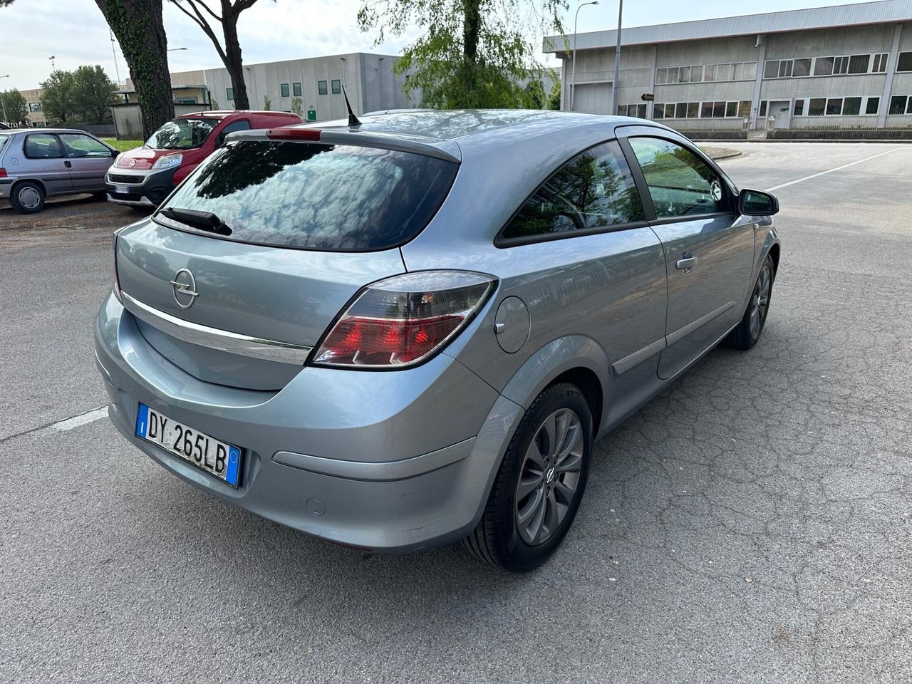 Opel Astra GTC 1.6 16V VVT 3 porte Enjoy