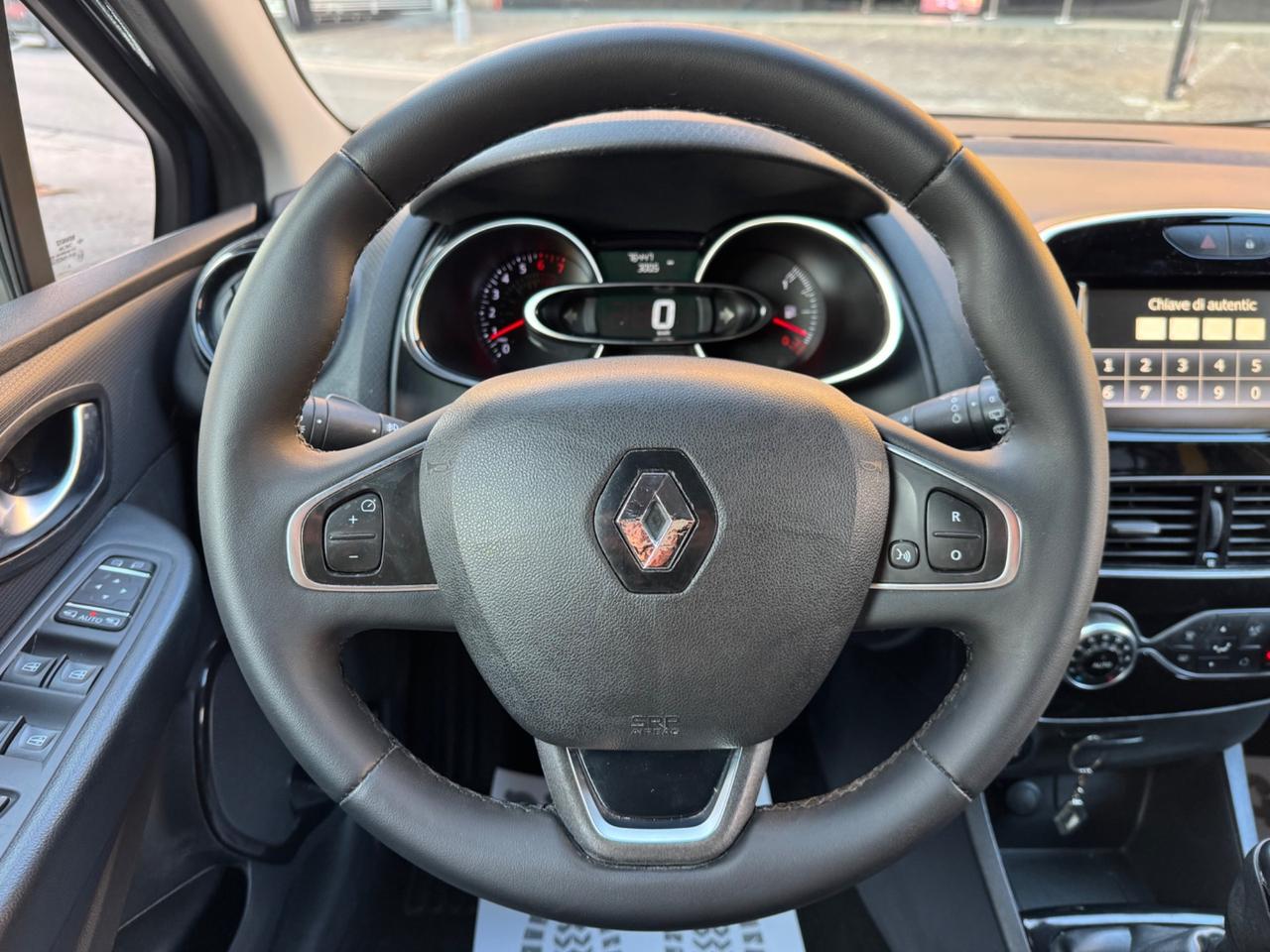 Renault Clio TCe 12V90 CV 5 porte Moschino