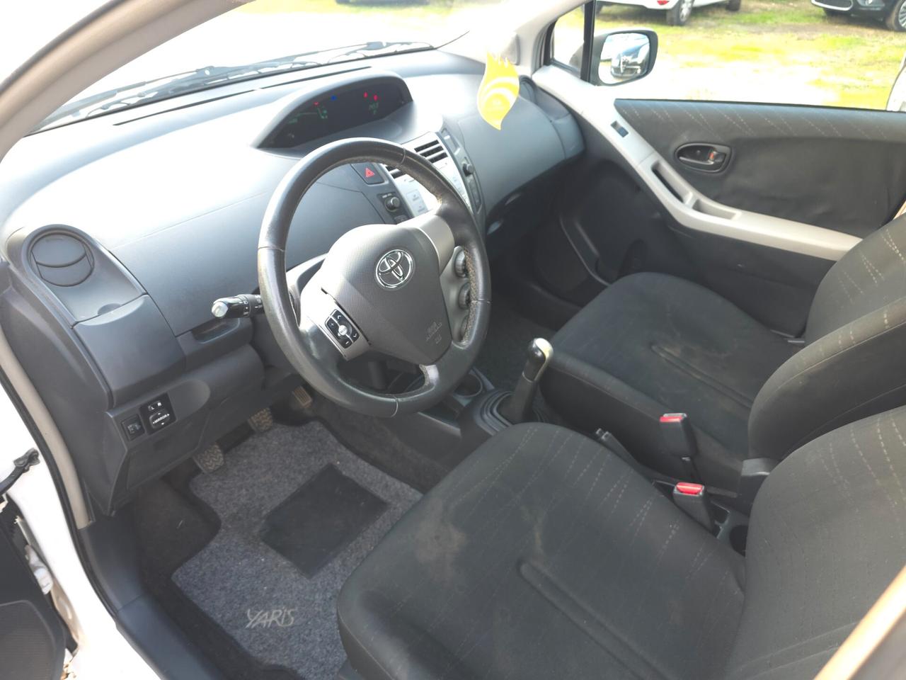 Toyota Yaris 1.0 5 porte Sol