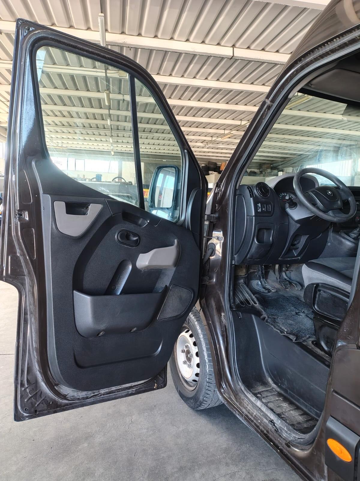 Renault MASTER 2.3 FURGONE TETTO ALTO CON ATTRZZATURA SCAFFALI IDRAULICI